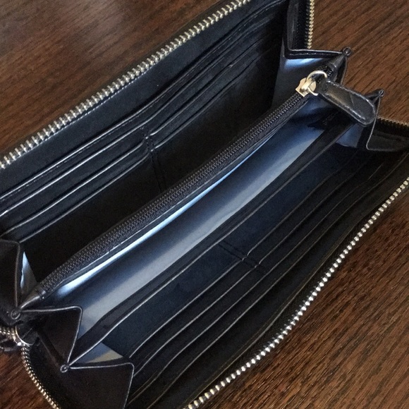 Coach Wallet - Picture 4 of 5